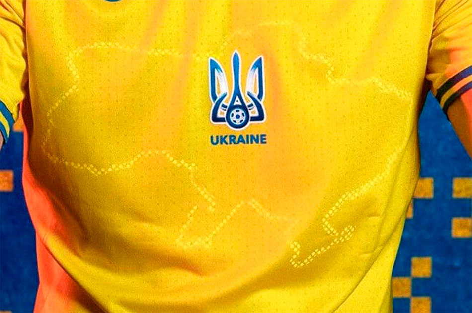 В Британии  карту на футболке сборной Украины назвали грязным пятном