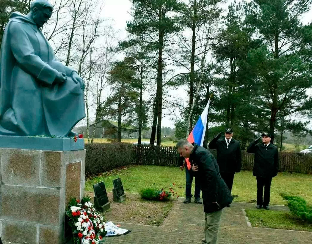 В Латвии установлен памятник погибшим солдатам Красной армии