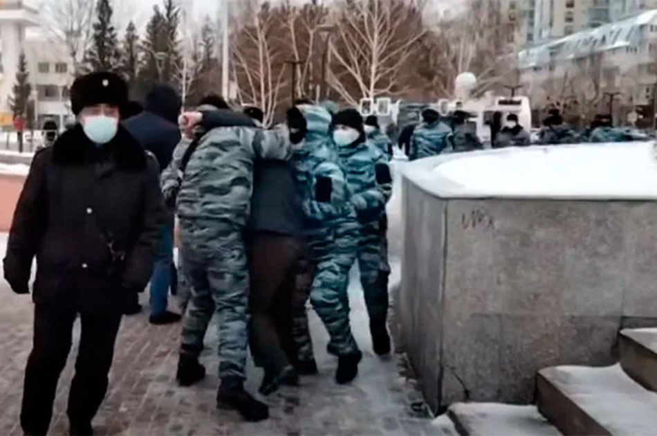 Казахстанцы протестуют против повышения цен на газ